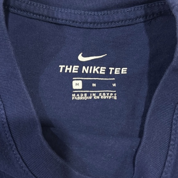 Nike Tee  M EUC - Picture 2 of 2